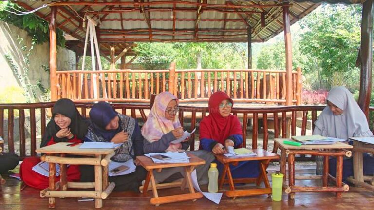 Tempat belajar/les/bimbel bahasa inggris di Padang. Kampung inggris pertama di sumatera barat.