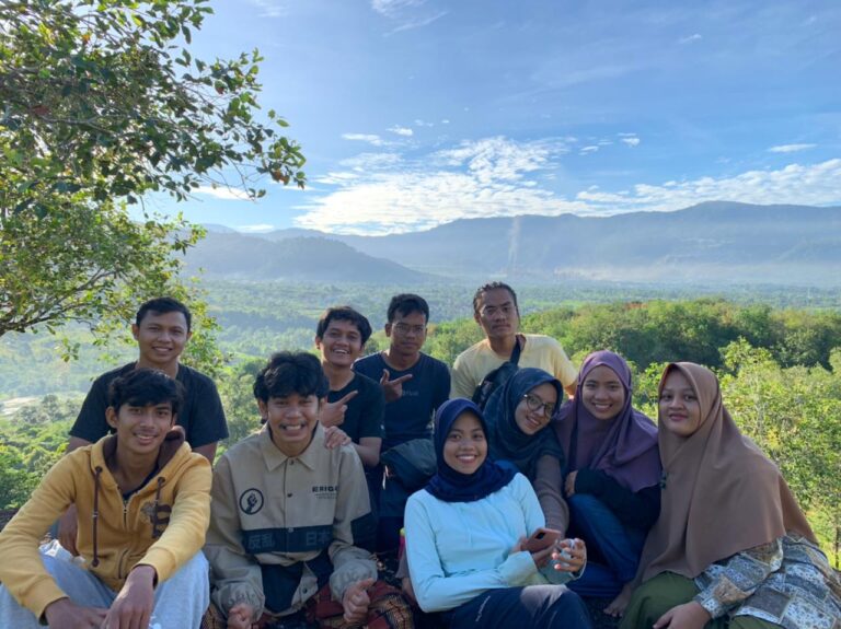 Pemandangan Sungkai di pagi hari